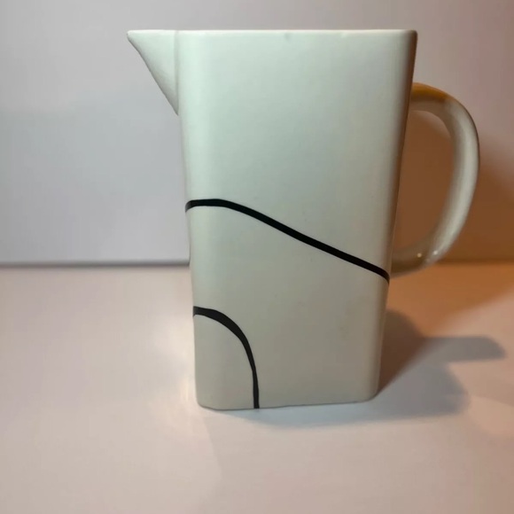 Corelle Coordinates - Simple Lines 80 oz Pitcher RARE like new - Picture 2 of 6
